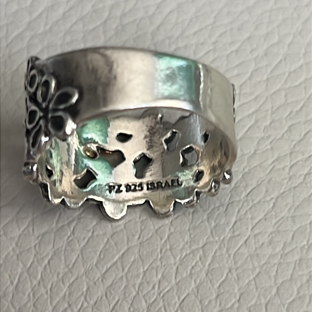 Or Paz Silver and Gold plated Floral Ring - Picture 4 of 5
